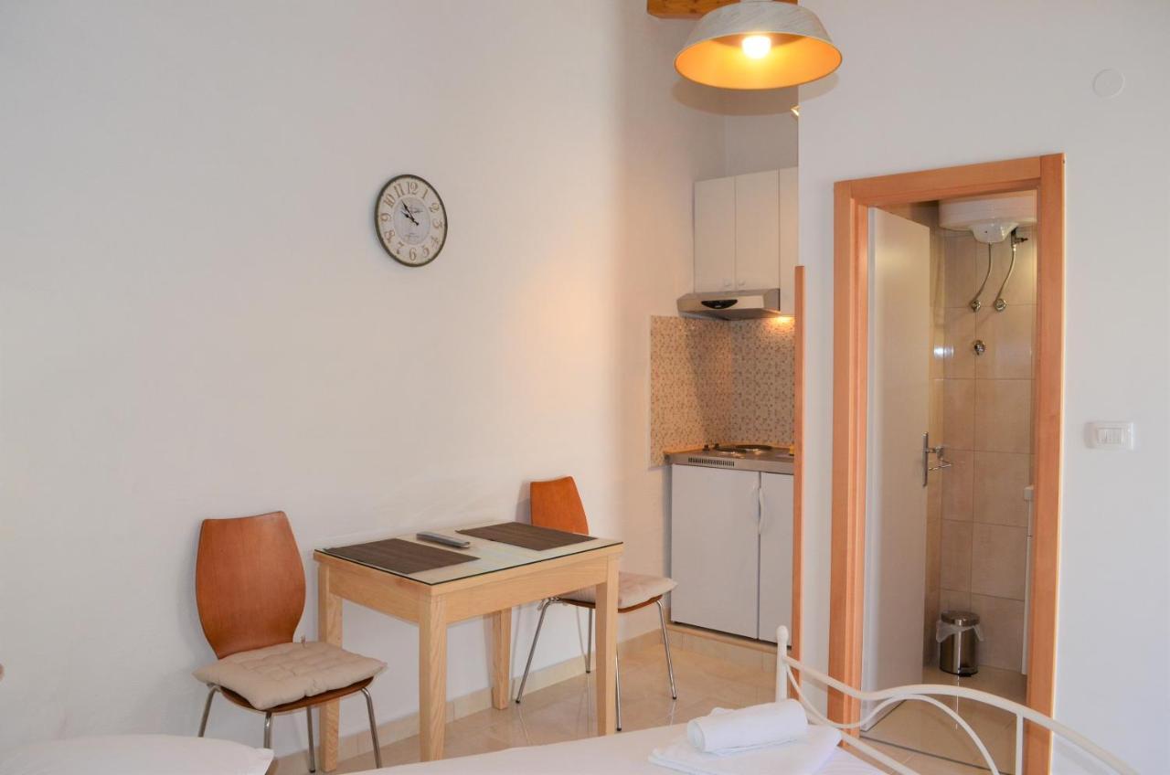 Apartman Romana Трогир Екстериор снимка